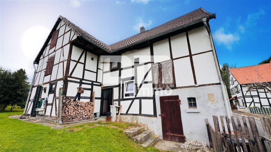 (R)eserviert!Altengerechtes teilsaniertes Einfamilienhaus auf einer Ebene - Rückansicht